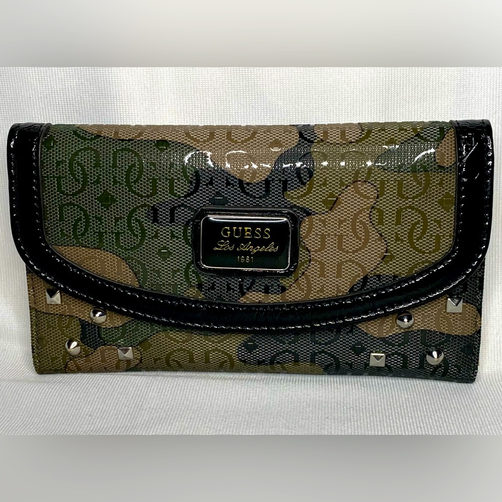EUC GUESS CAMOUFLAGE WALLET